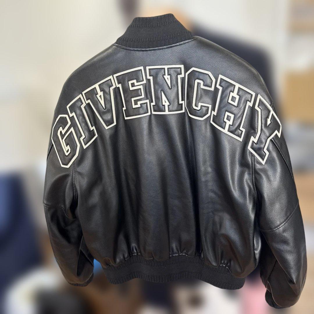 正規品GIVENCHY スタジャン ブラック希少品、美品