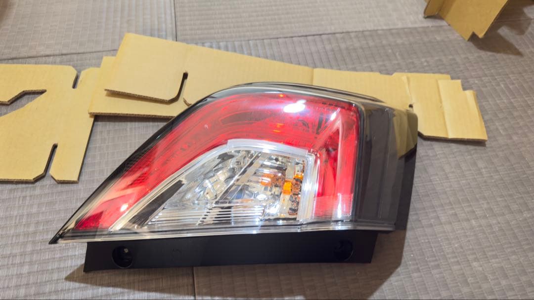 fk7 シビックハッチバック純正テールランプ