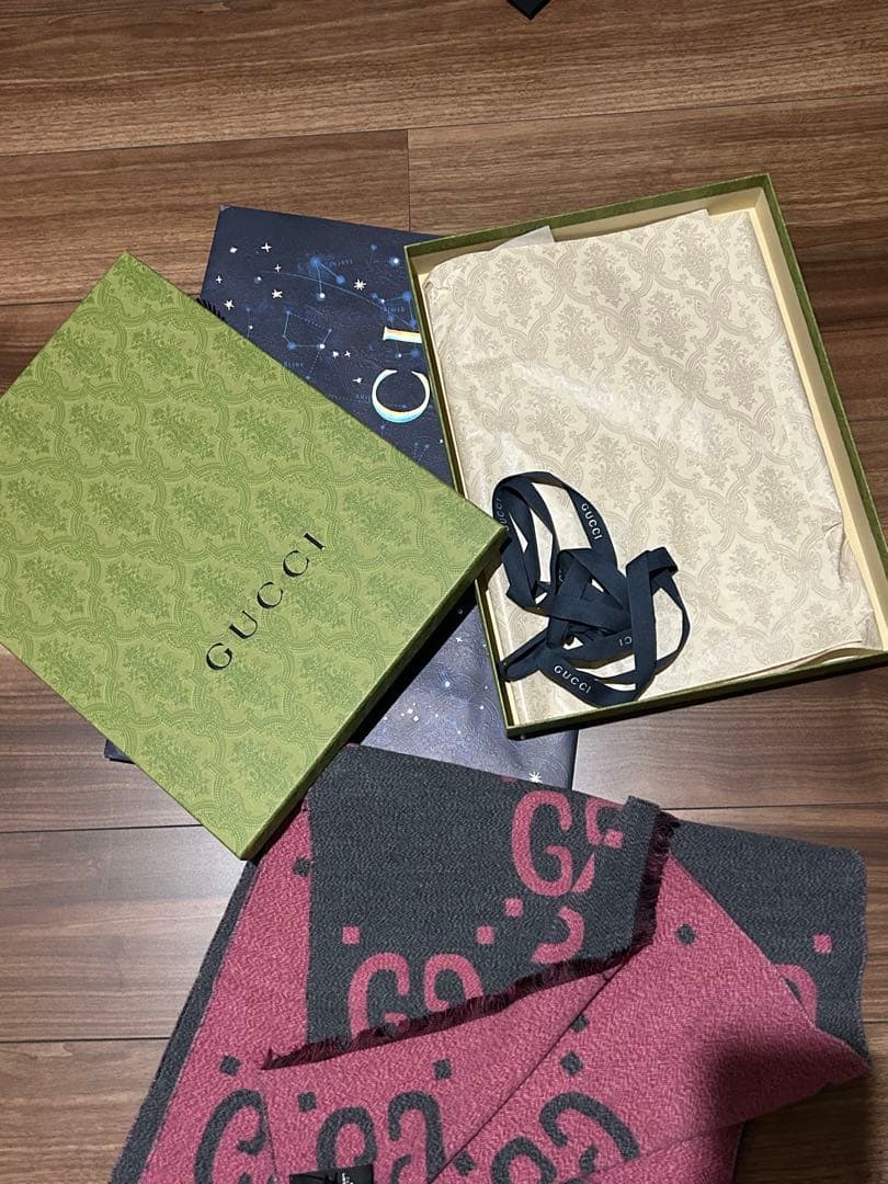 GUCCI ロゴ入りマフラー 37 x 190 cm 紙袋、箱なし