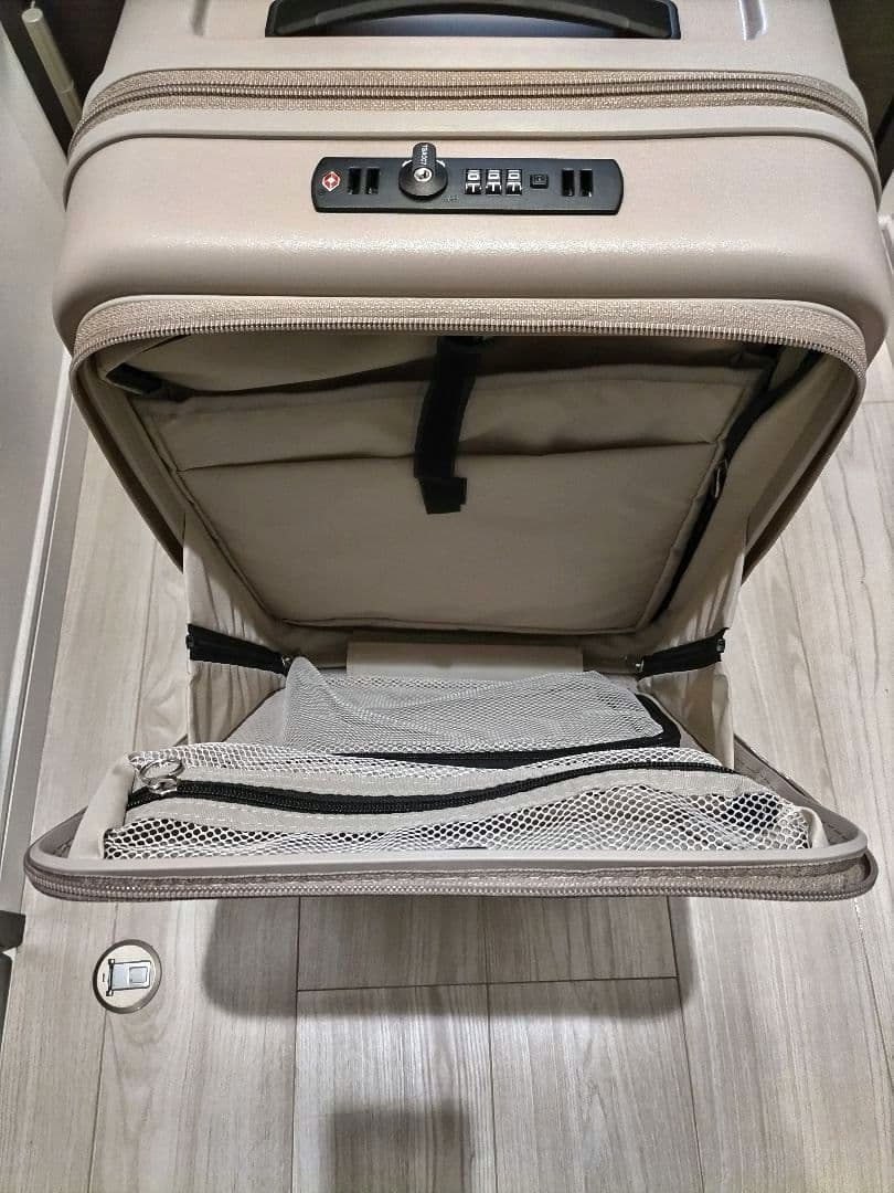 美品　OLTIMO　キャスターロック　TSA フロントオープン　機内持ち込み