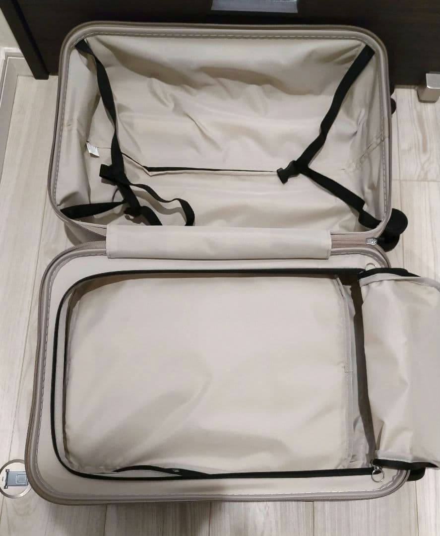 美品　OLTIMO　キャスターロック　TSA フロントオープン　機内持ち込み