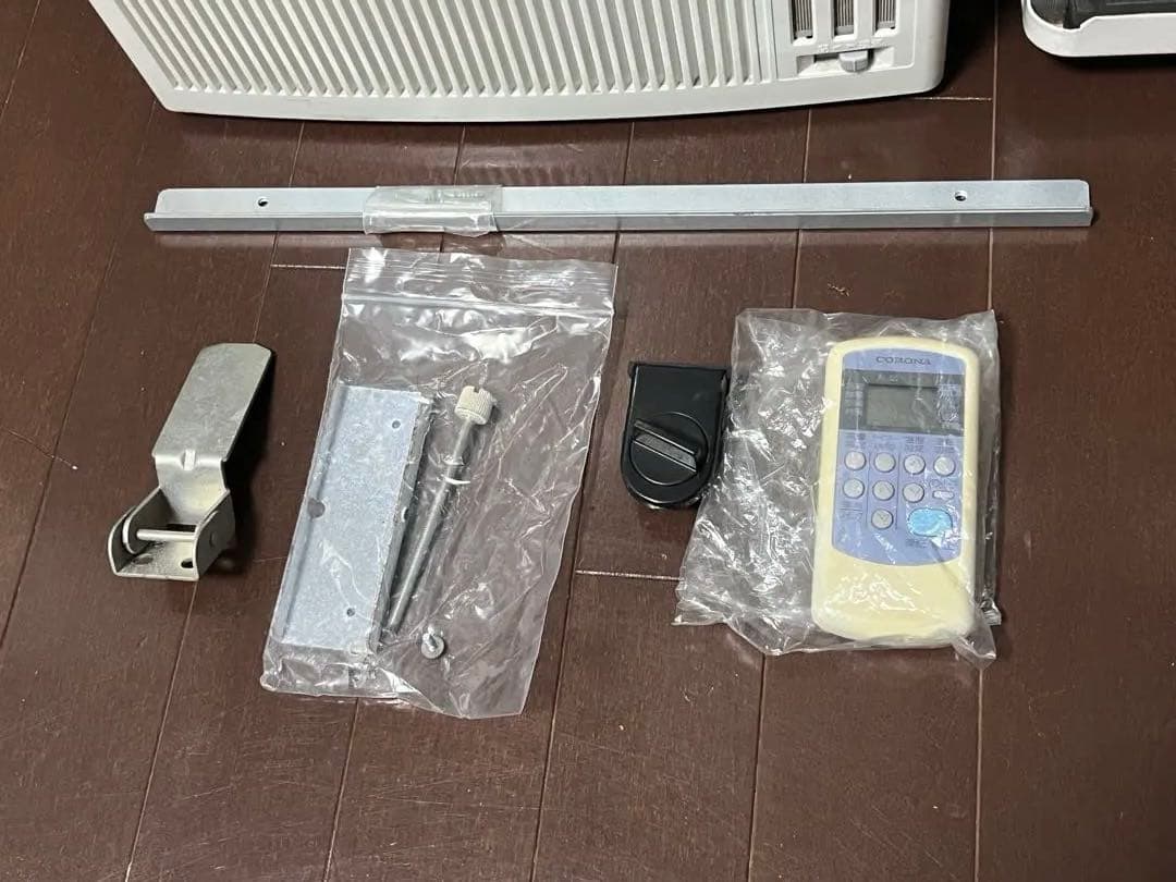 X✴︎送料込み！コロナ 窓用エアコン1.8kw冷暖房タイプ CWH-A1816☆