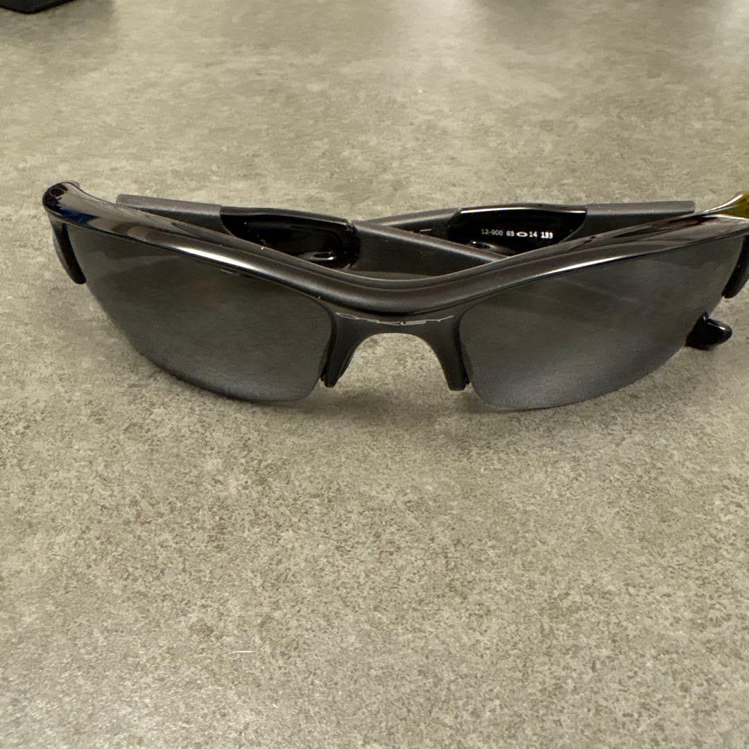 新品同様　Oakley ブラック サングラス ケース付き