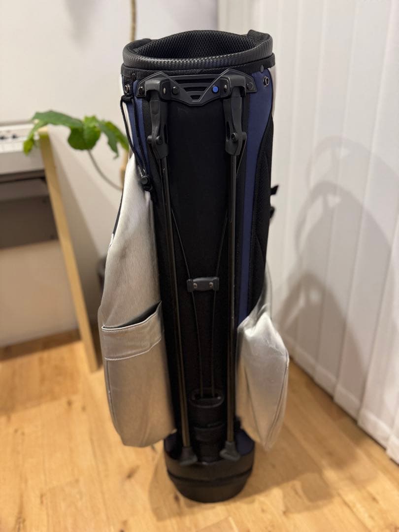 TaylorMade Q I10 キャディバッグ シルバー/ネイビー新品フード付