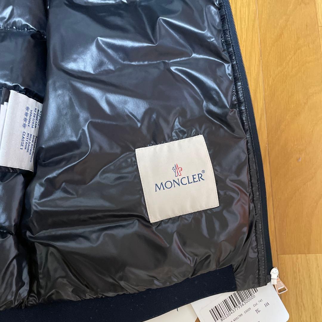 MONCLER ブラック ダウンベストYAEL GILET 収納袋付き
