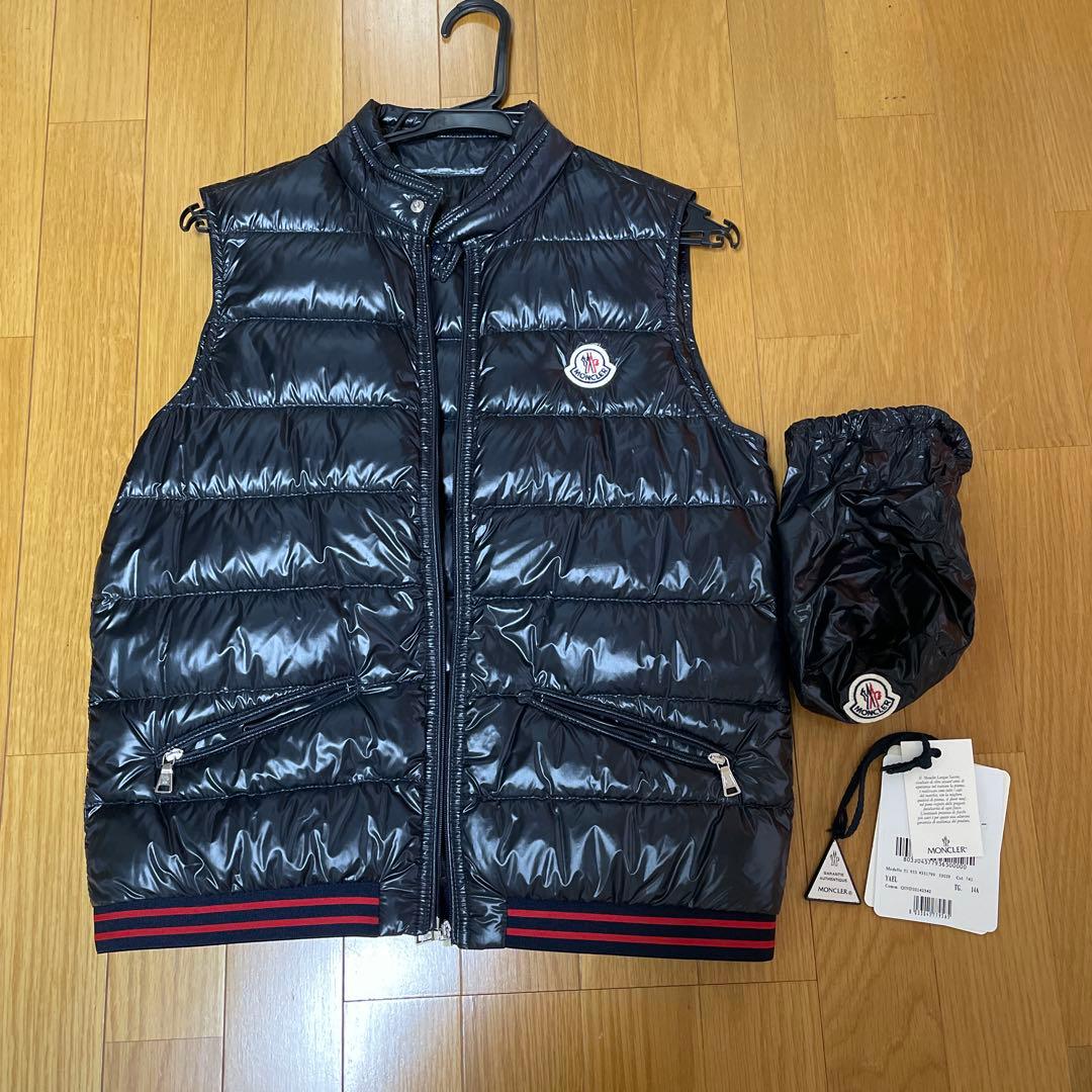 MONCLER ブラック ダウンベストYAEL GILET 収納袋付き
