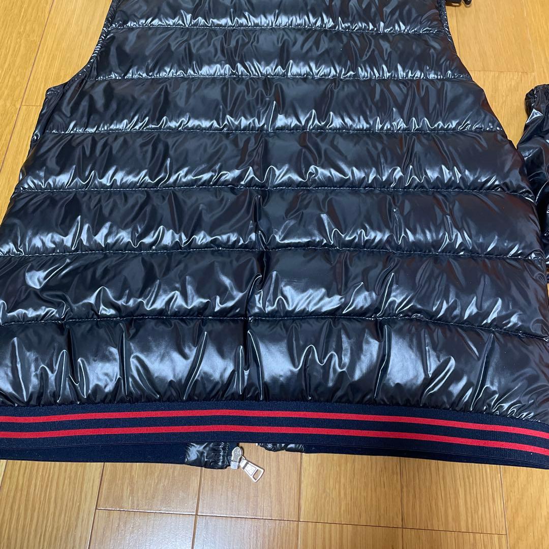 MONCLER ブラック ダウンベストYAEL GILET 収納袋付き