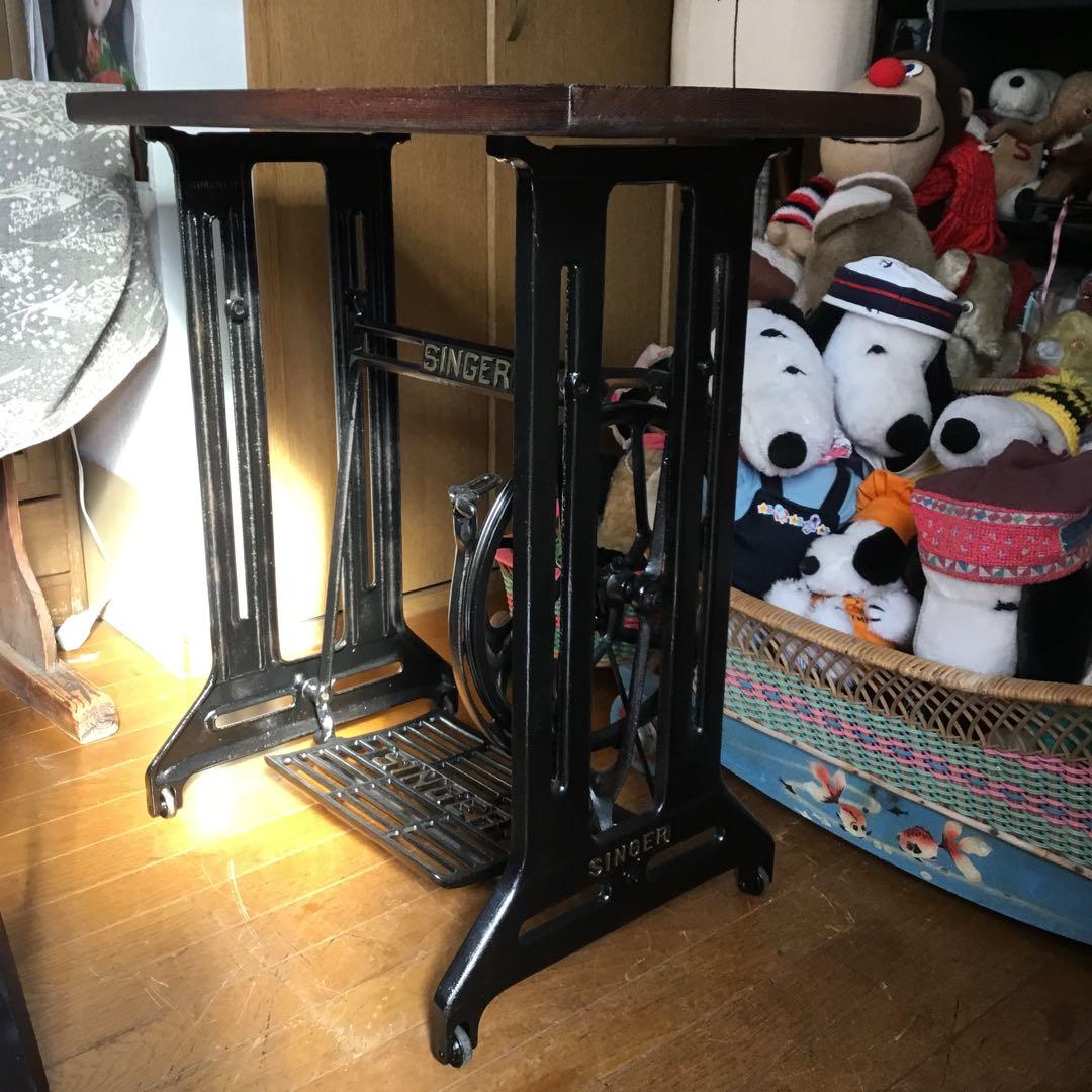 ※アンティーク※ SINGER足踏みミシン脚のテーブル　ケヤキ天板　アイアン