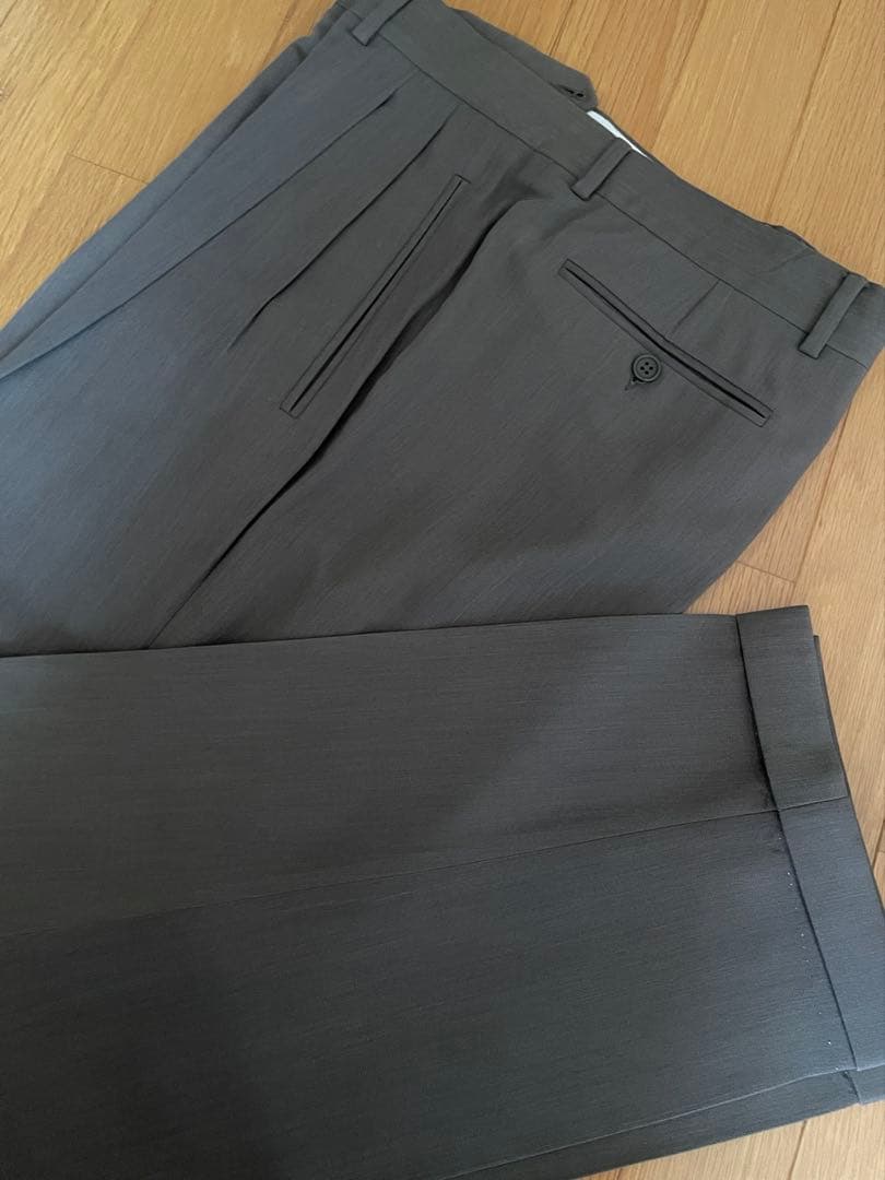 Giorgio Armani ジョルジオアルマーニ　グレージュ　ビジネススーツ