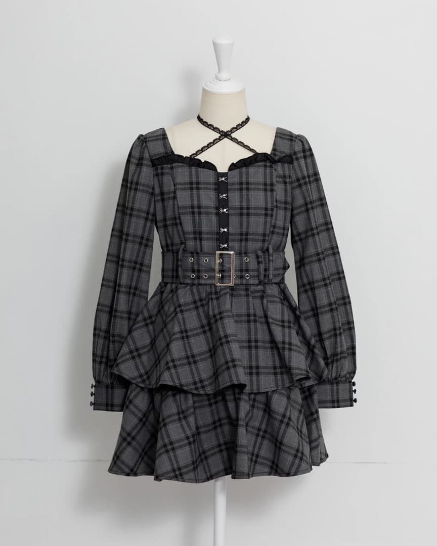 pium フロントホックティアードミニワンピース