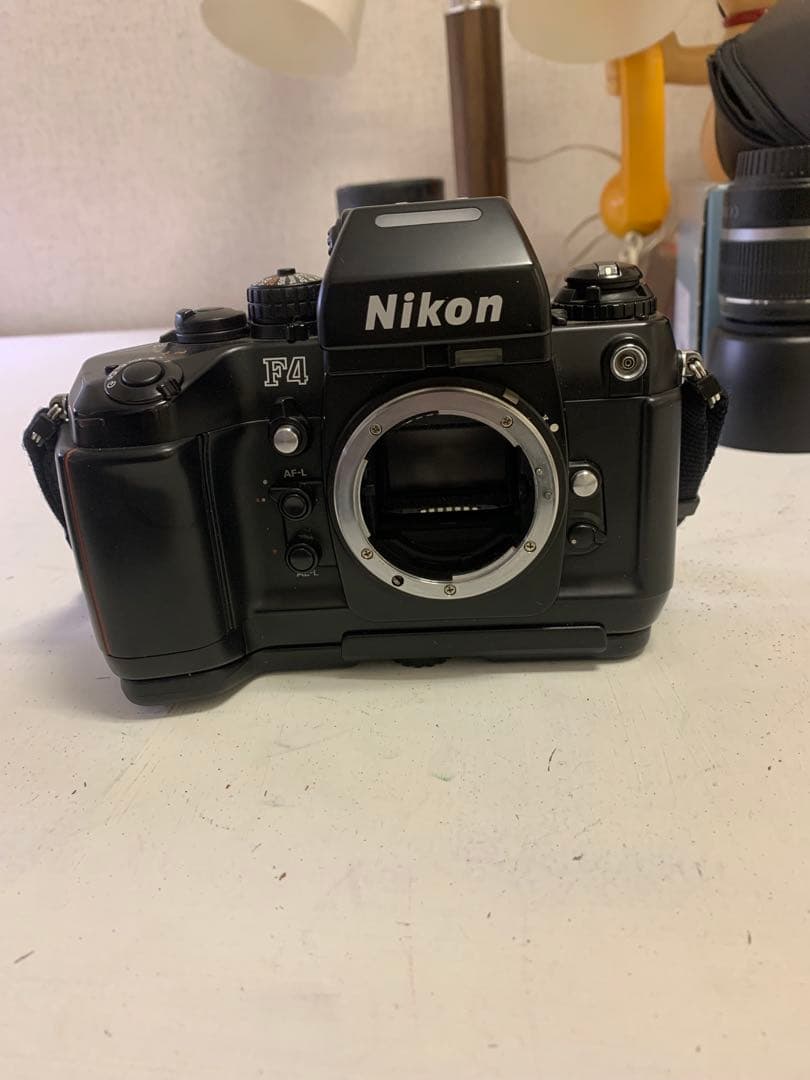 Nikon F4 一眼レフカメラ 35-70mmレンズ付き
