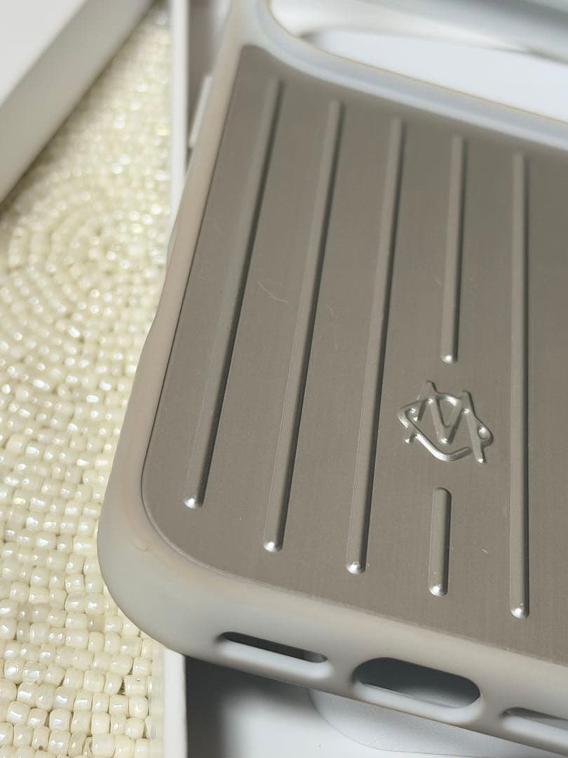 RIMOWA iPhone17pro ケース