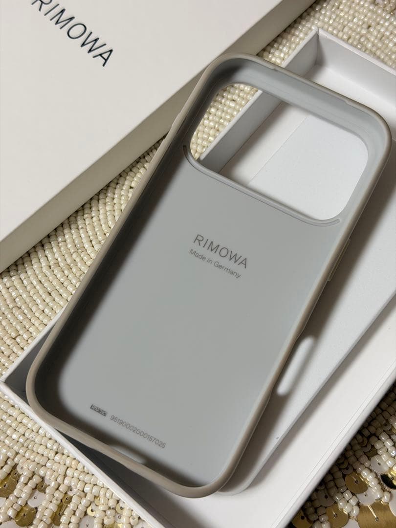 RIMOWA iPhone17pro ケース