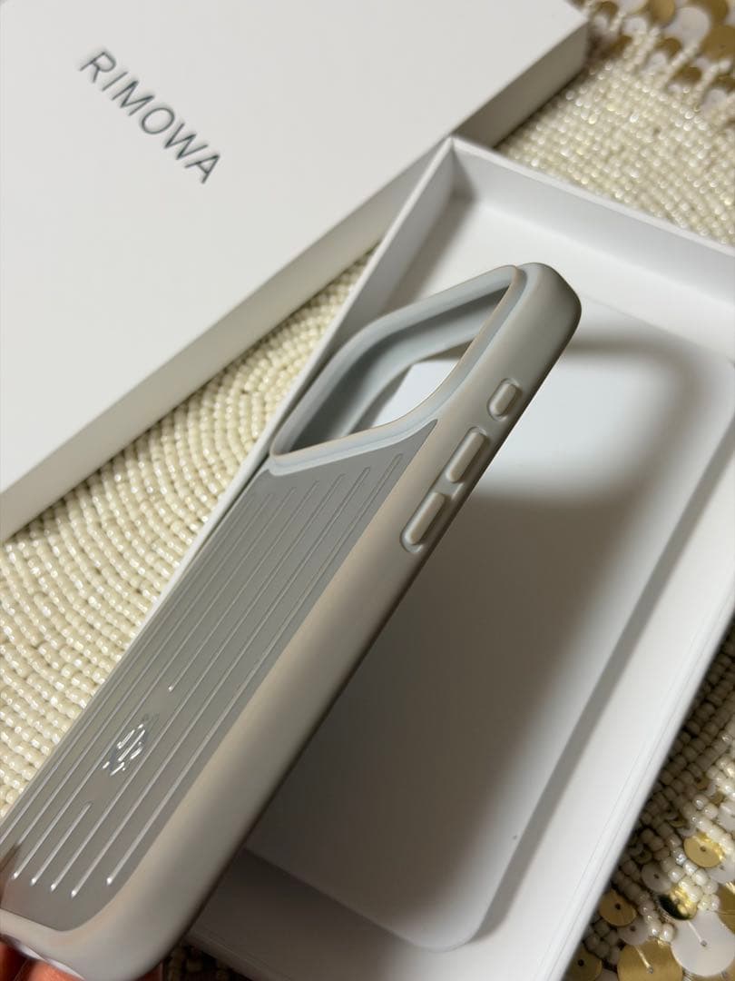 RIMOWA iPhone17pro ケース
