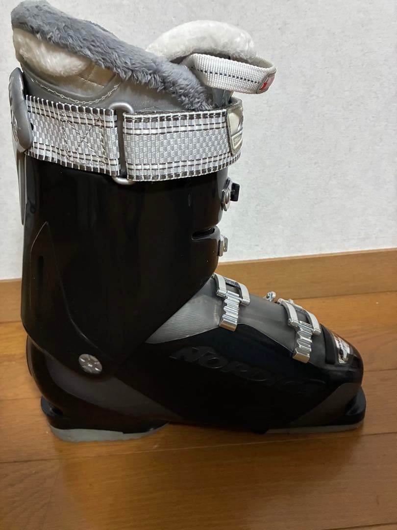⚪︎Nordica NF 5 男性用スキーブーツ　25cm