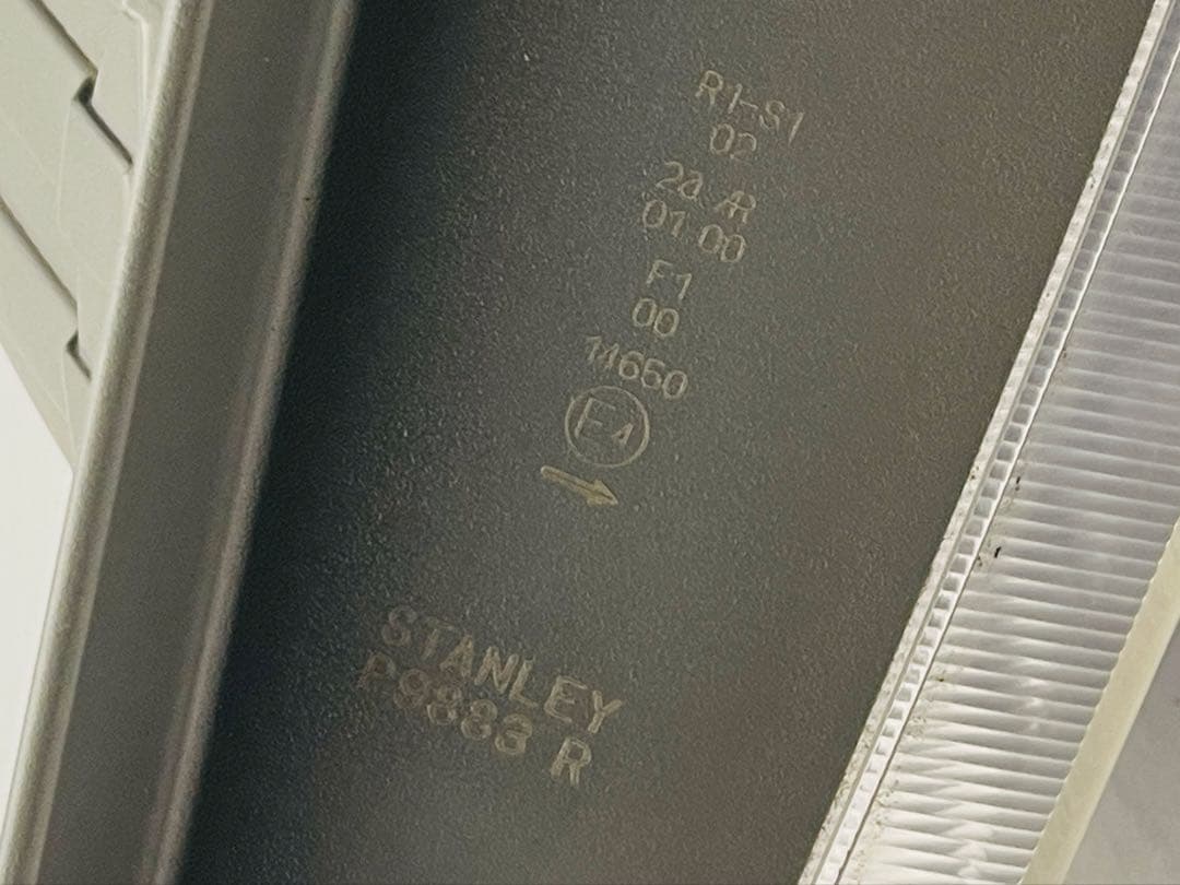 フィット ハイブリッド LED テールライト テールランプ P9883