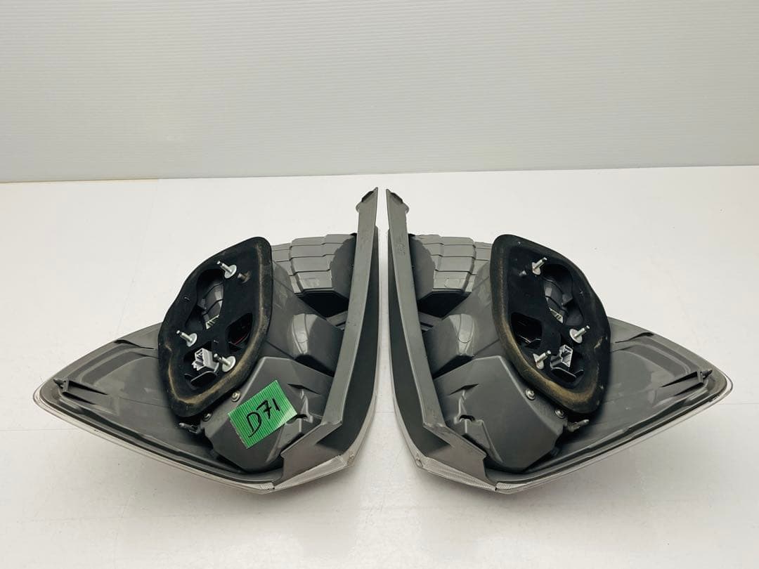 フィット ハイブリッド LED テールライト テールランプ P9883