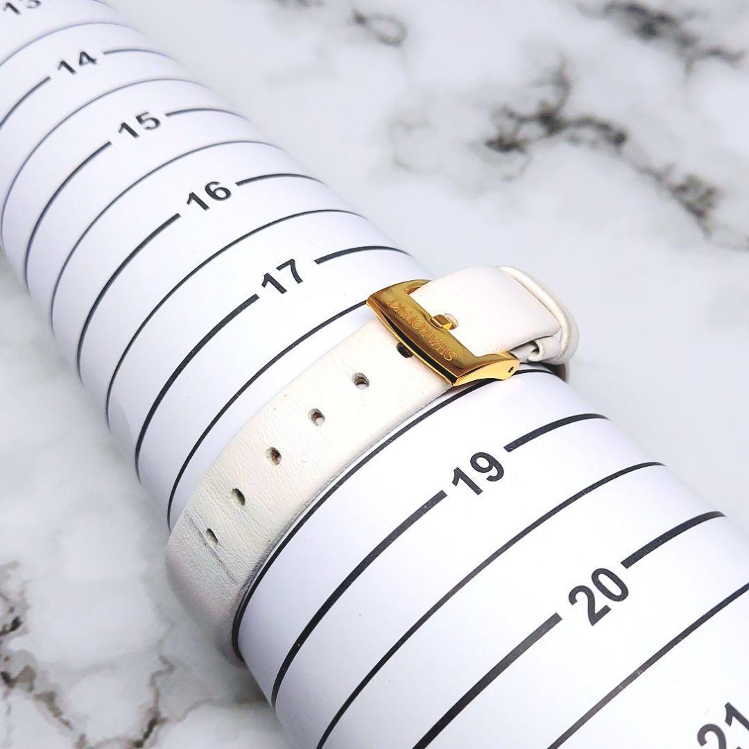 SWAROVSKI スワロフスキー クリスタルグラム 時計 ホワイト レディース