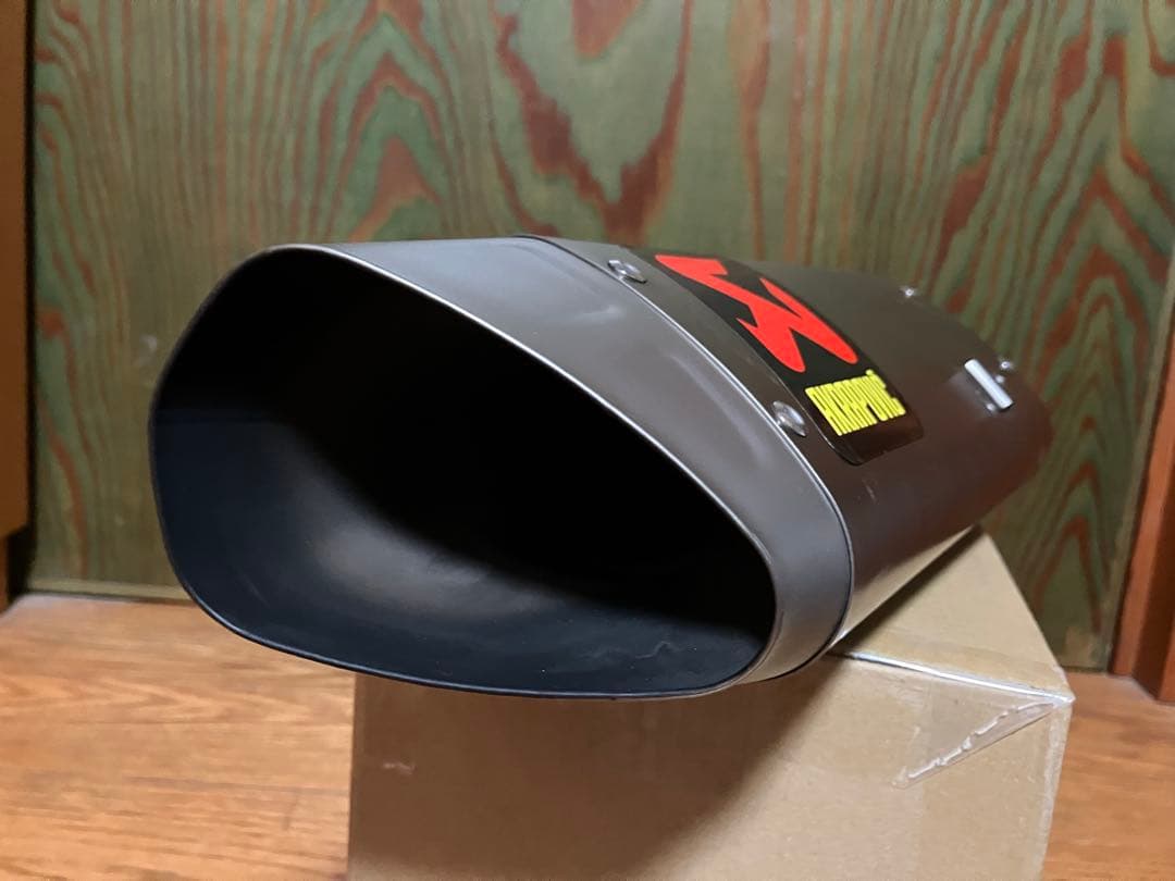 YZF−R1 2CR アクラポビッチ　スリップオンマフラー　チタン