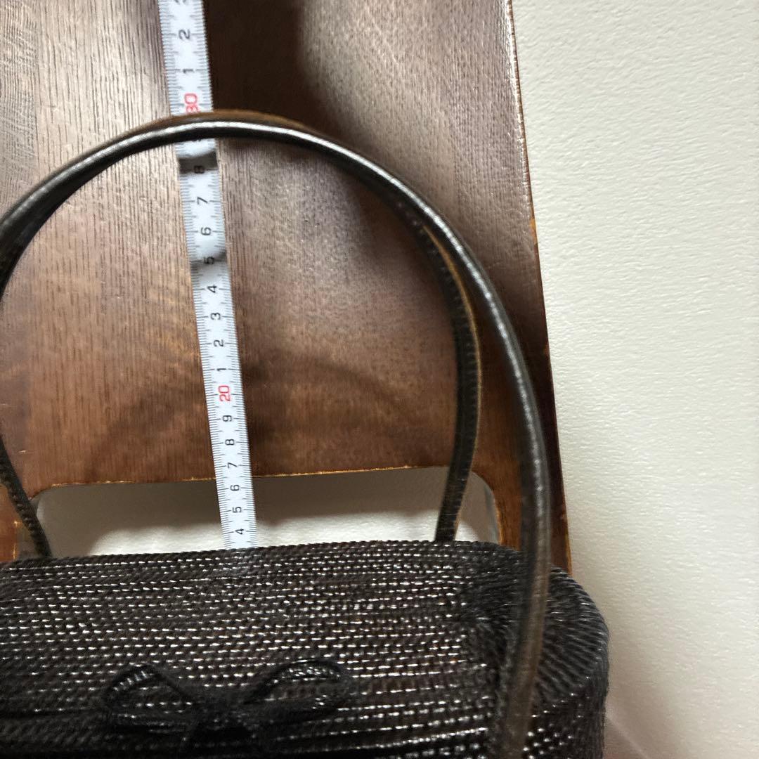 和装にも　籐と革　黒の蓋付きかごバッグ 中小型　アタバッグ