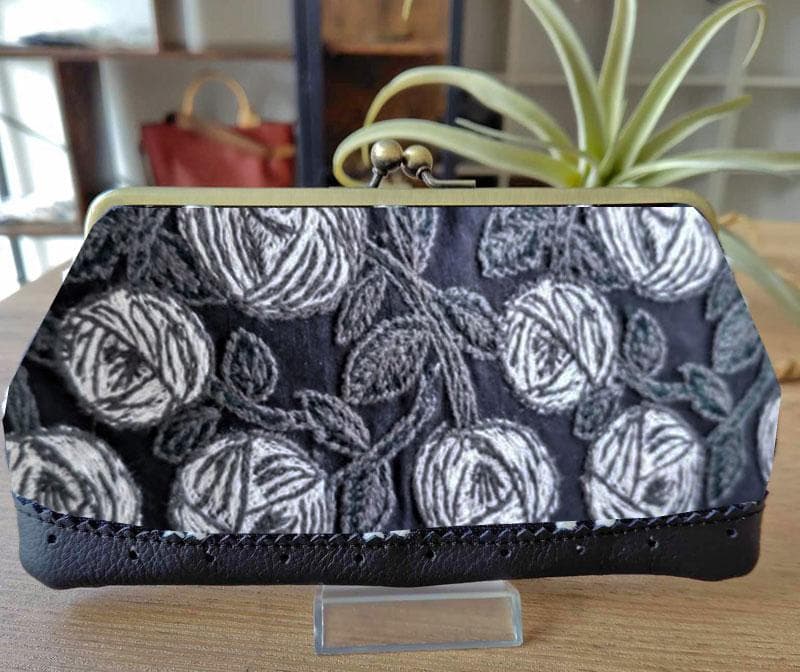 【nao様】ミナペルホネン/rosyロージィダークネイビー/がま口長財布