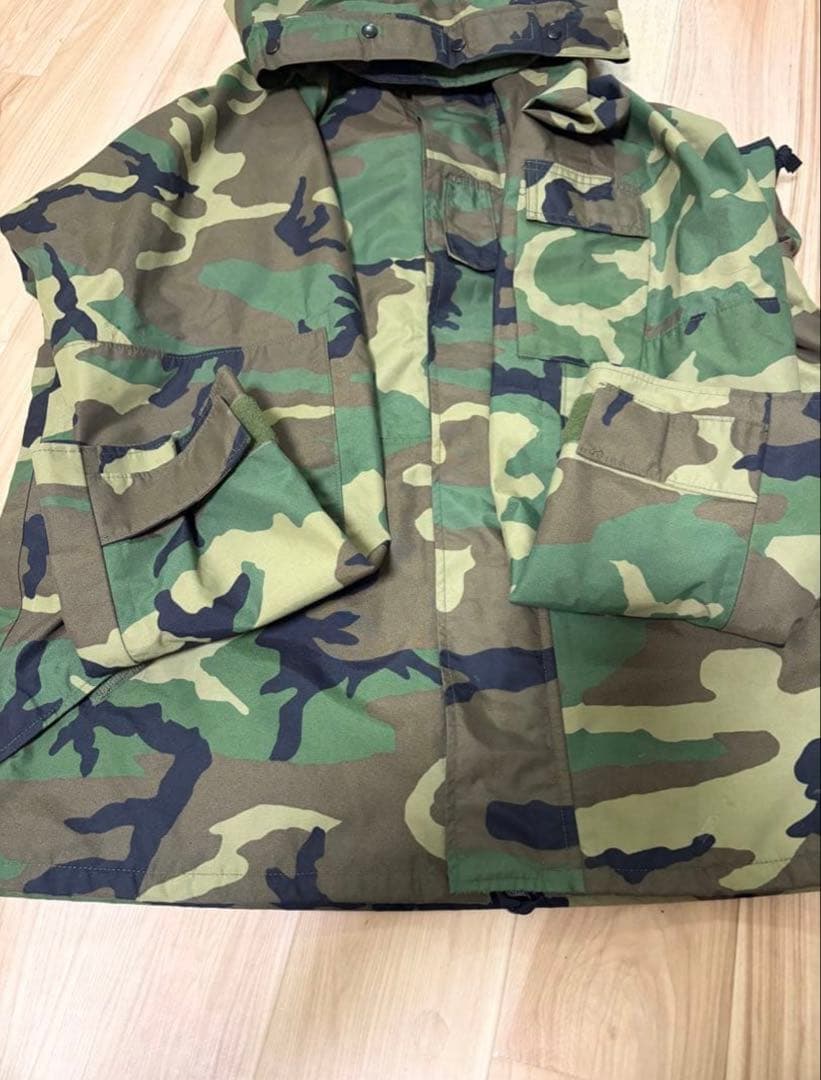 【極美品】米軍実物 ECWCS ゴアテックスパーカー 1st 後期 M-R