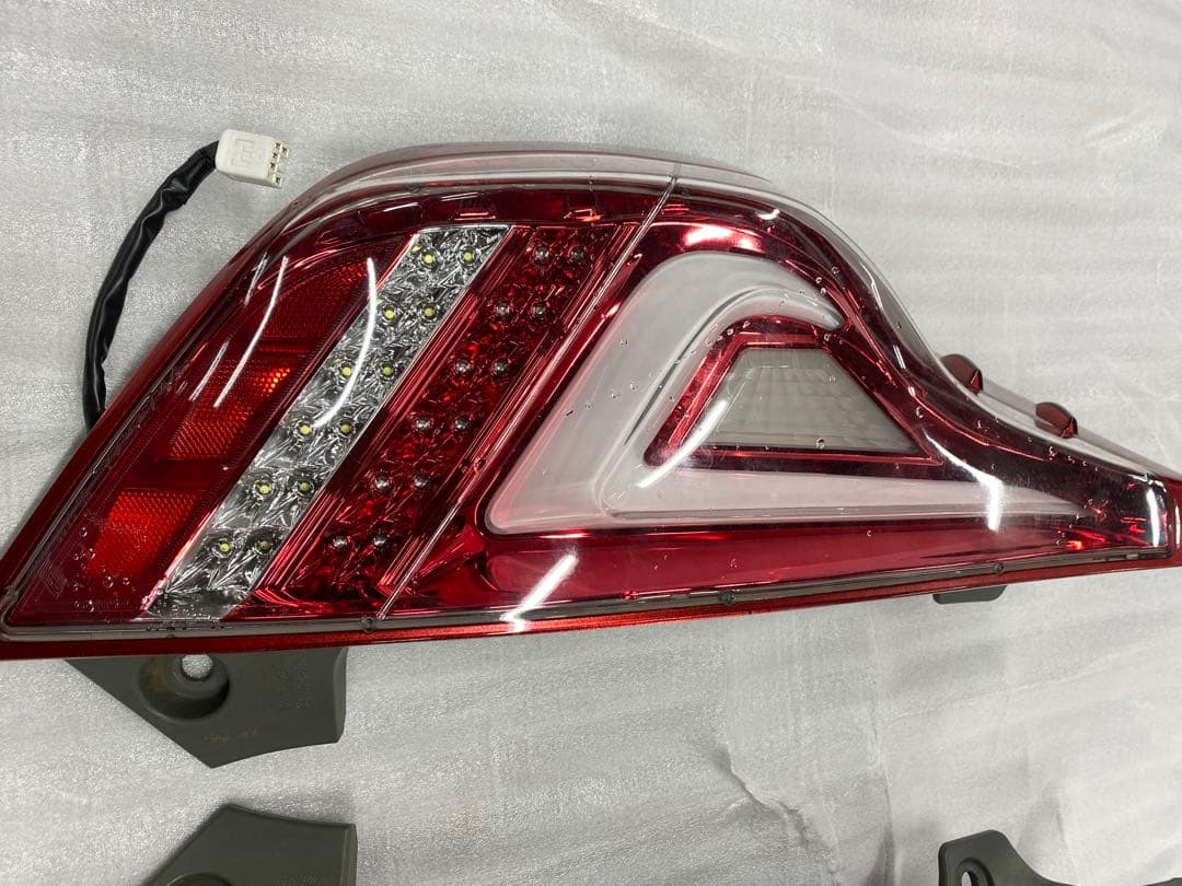 かみうさVALENTI アクア　テールランプ　ジャンク