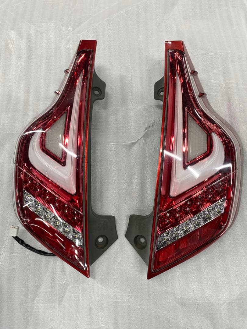 かみうさVALENTI アクア　テールランプ　ジャンク