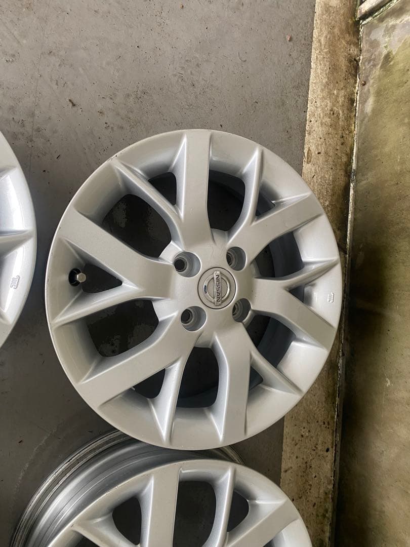 E12 ノート　純正ホイール　4本　メダリスト