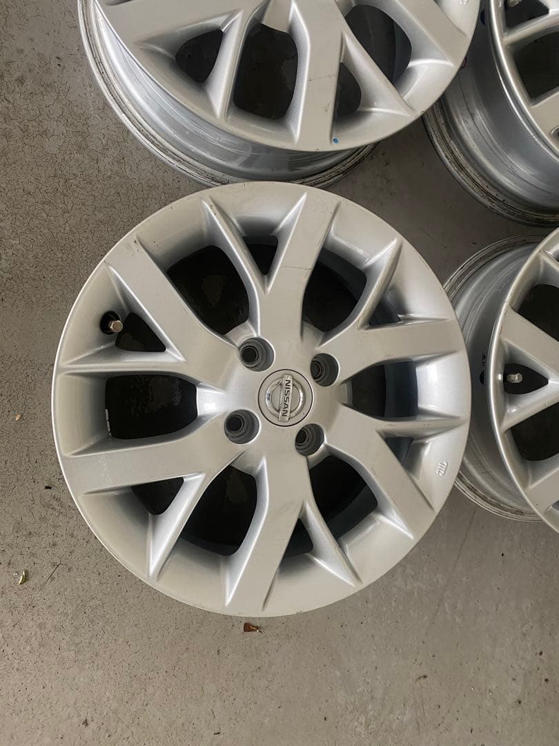 E12 ノート　純正ホイール　4本　メダリスト