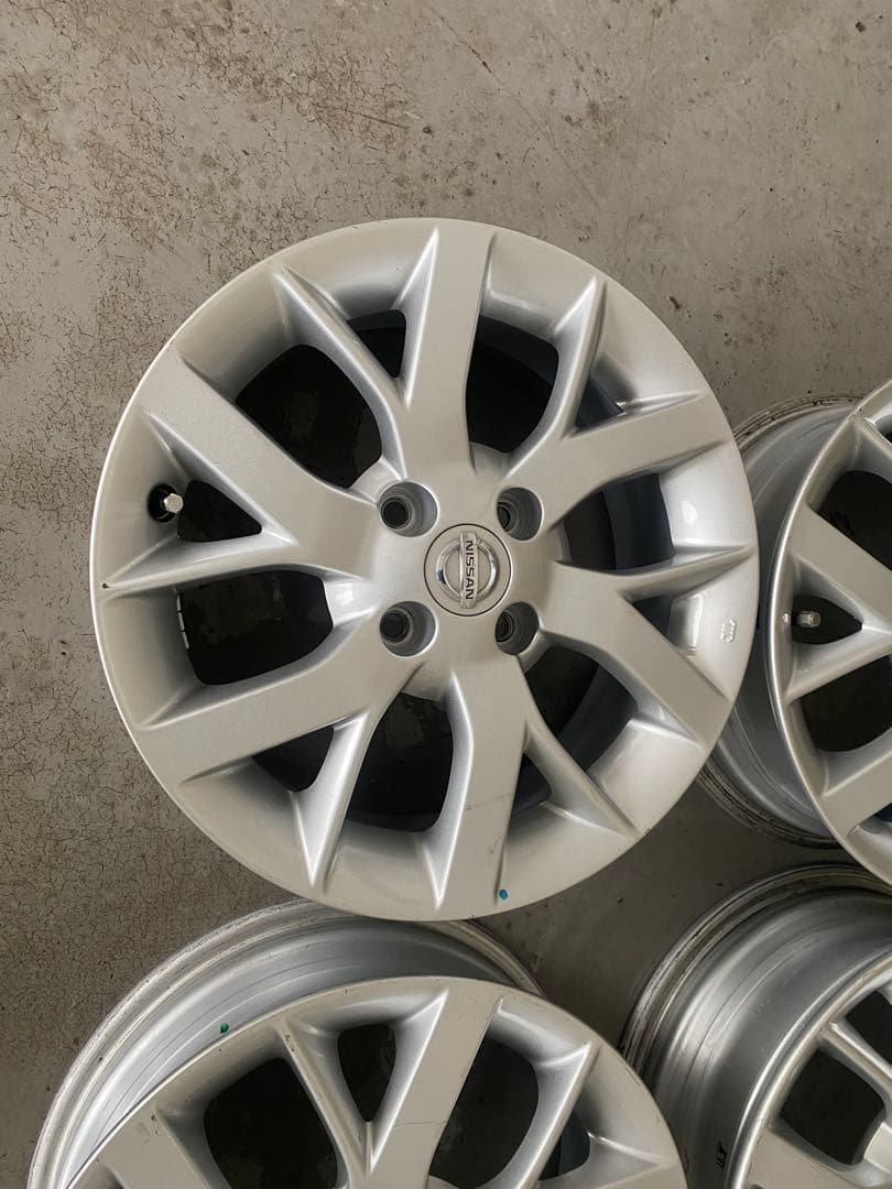 E12 ノート　純正ホイール　4本　メダリスト