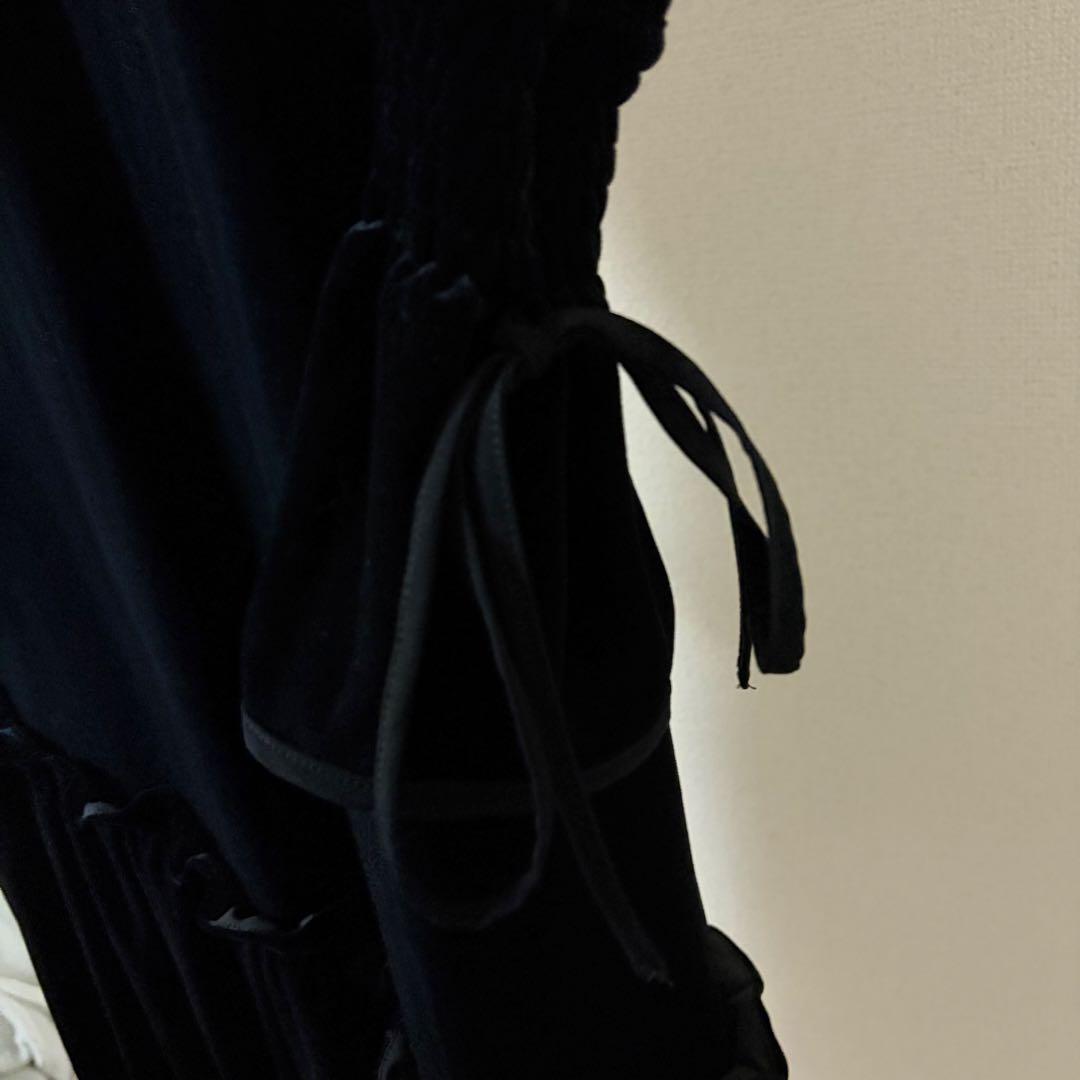 ワンピース Herlipto Lux Velour Lace Midi Dress