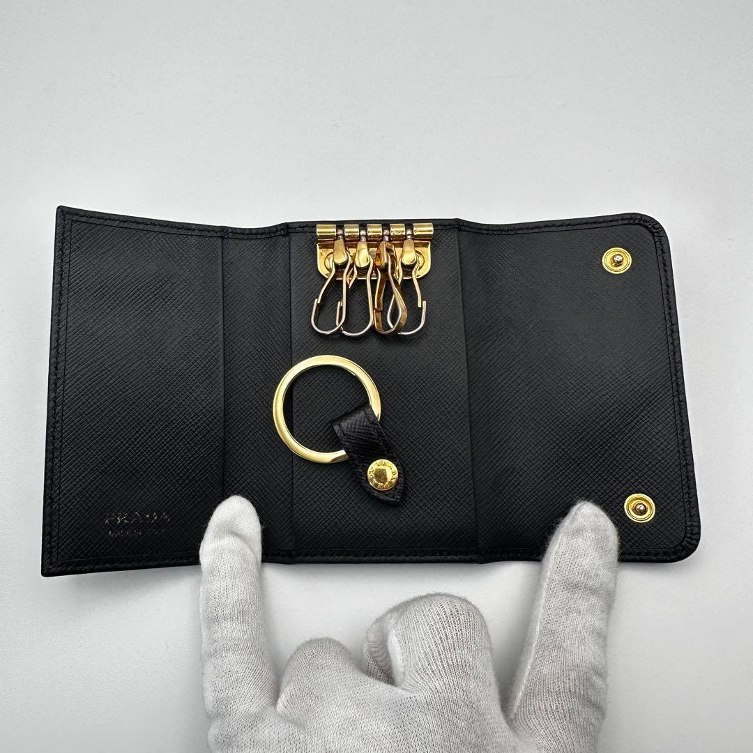 PRADA プラダ　4連キーケース　サフィアーノレザー　ゴールド金具 リング付き