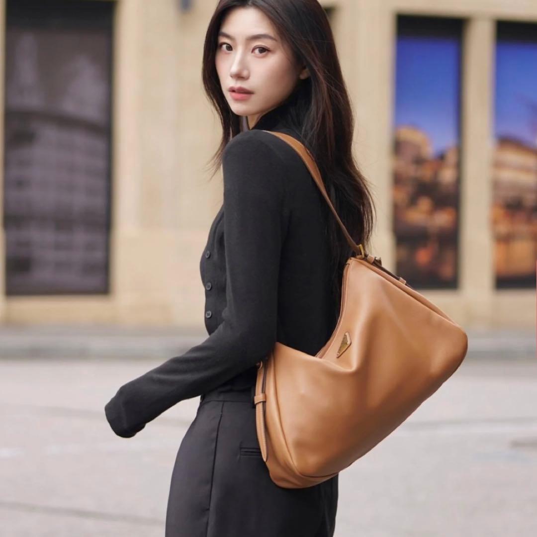 PRADA ブラウンレザートートバッグ