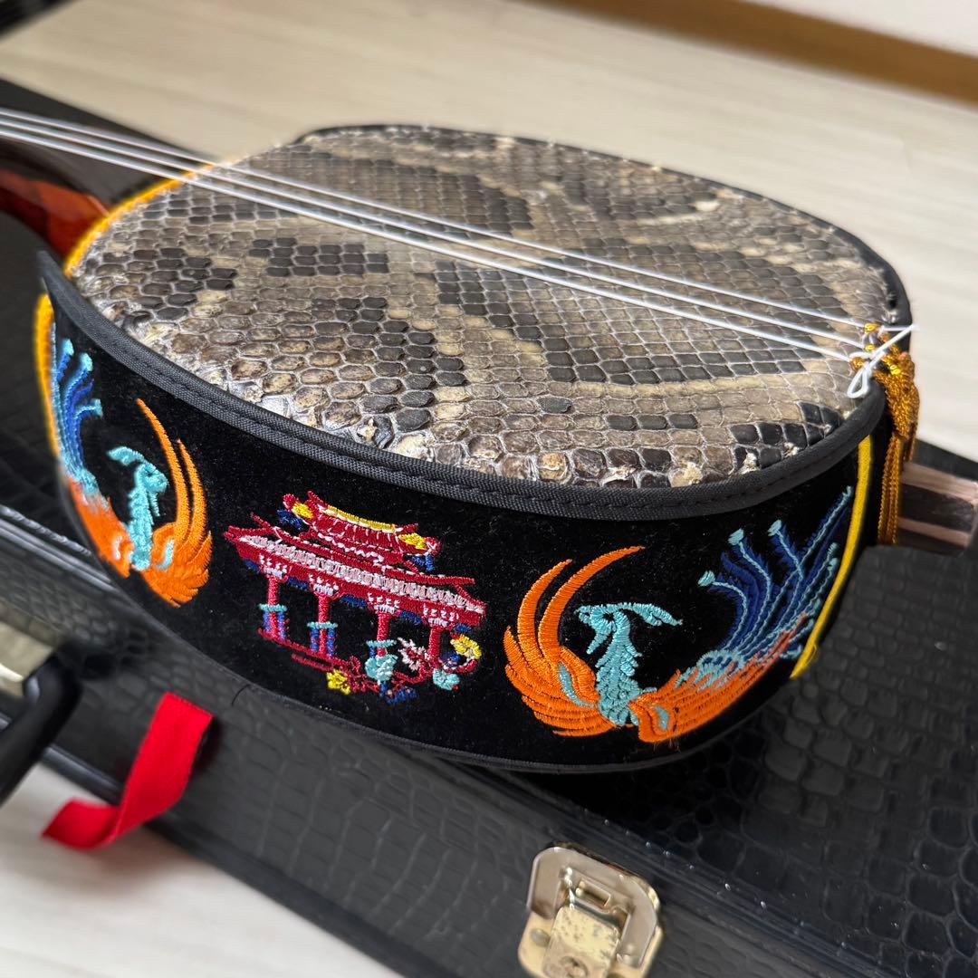 クーリー様■三線■仲嶺盛文■本皮楔(クサビ)張り■カマゴン黒檀■未使用 黒木