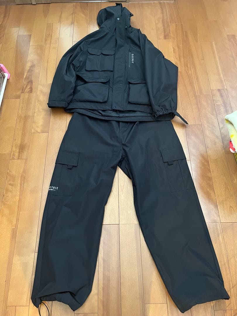 エレクトリック　セットアップ　マウンテンジャケット　マウンテンパンツ　大きめ