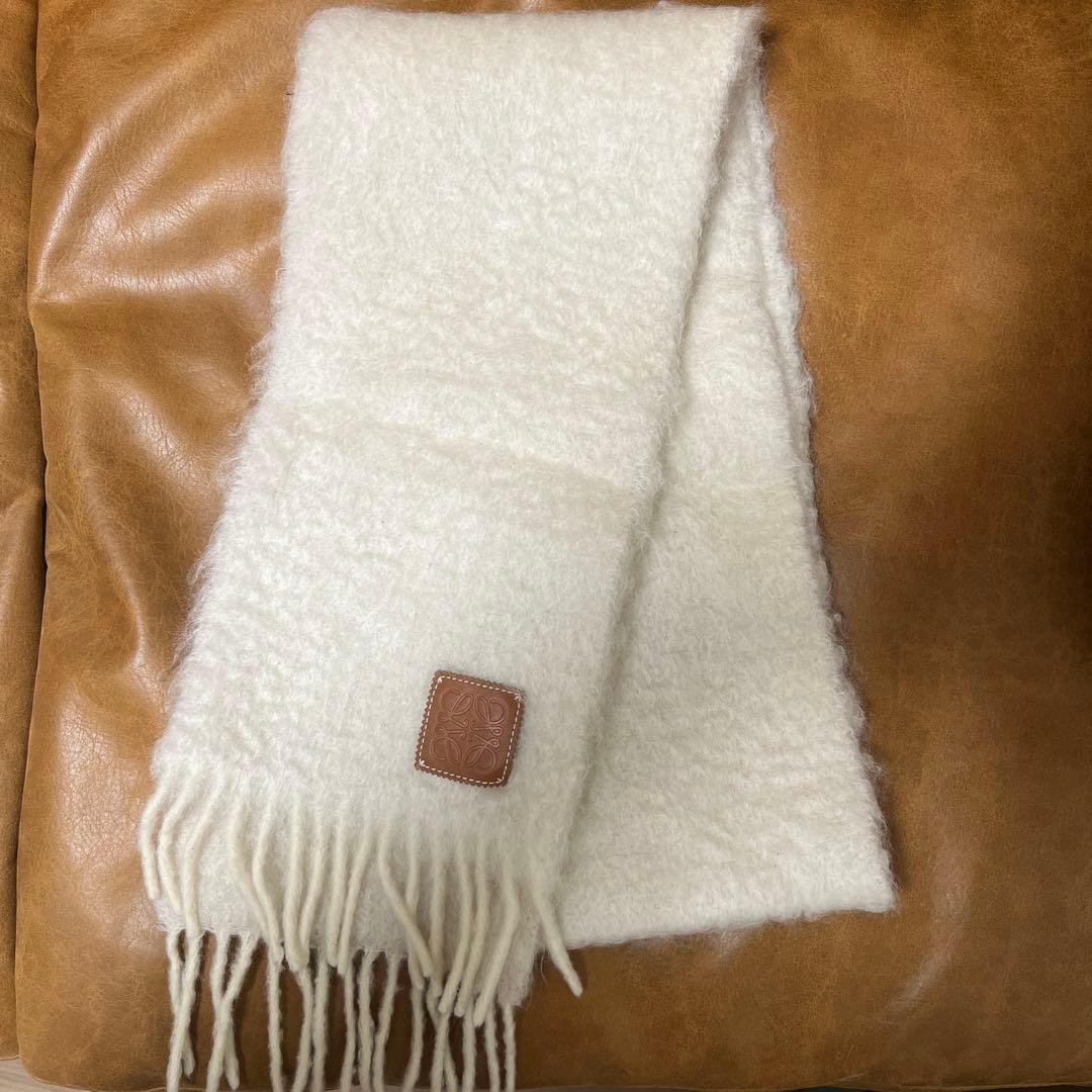 s*s様 LOEWE アイボリー マフラー フリンジ付き