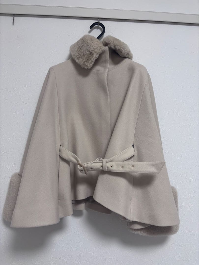 toccocloset 2wayファー＆ベルト付きケープライクコート ベージュ