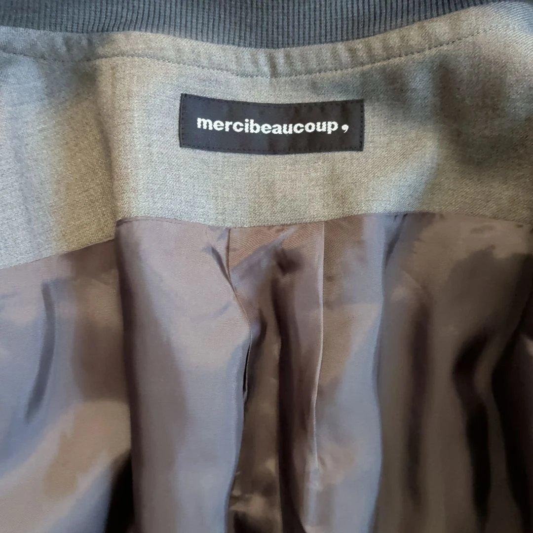 新品・タグ付き メルシーボークー グレー ノーカラージャケット 羽織風