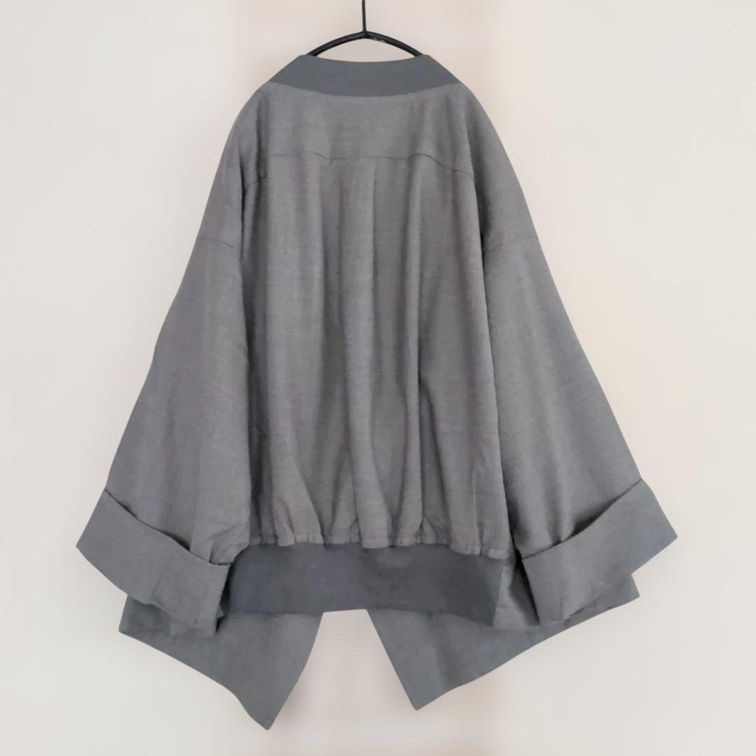 新品・タグ付き メルシーボークー グレー ノーカラージャケット 羽織風