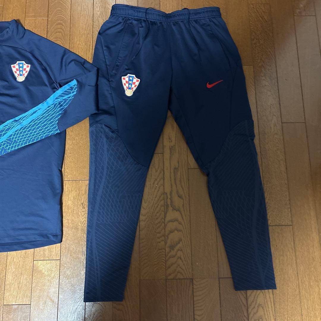 クロアチア代表　2022年　ジャージ　上下　セットアップ　ユニフォーム