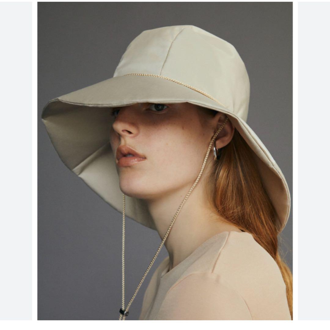 ＜IRIS 47＞CELLO ハット　バケット　サテン　ベージュ　帽子　紐