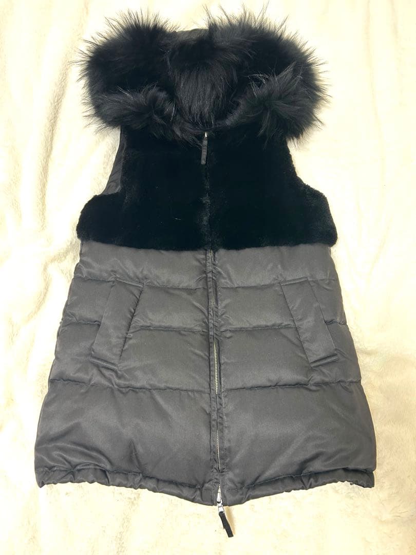 お値下中！グレースコンチネンタルフード付きブラックダウンベスト サイズ36