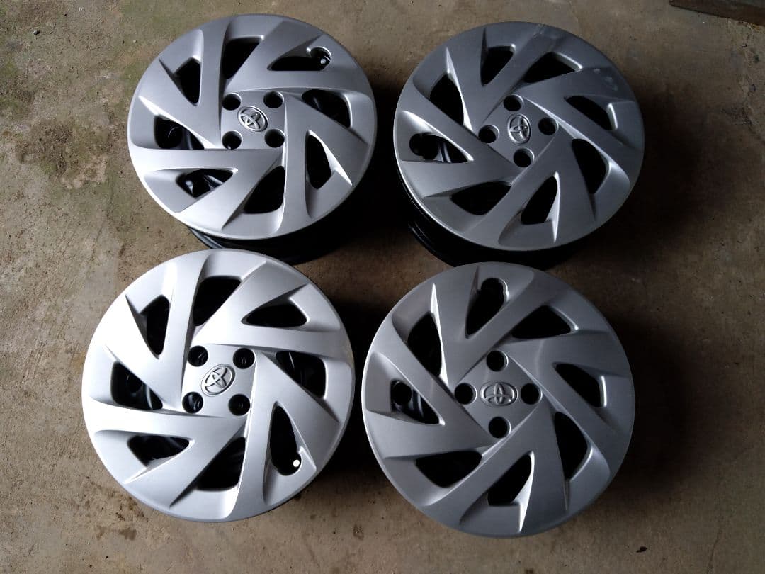 アクアAQUA純正15インチ ホイールとホイールキャップ4本セット