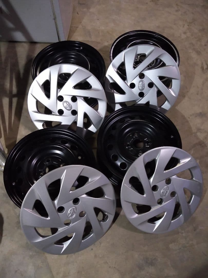 アクアAQUA純正15インチ ホイールとホイールキャップ4本セット