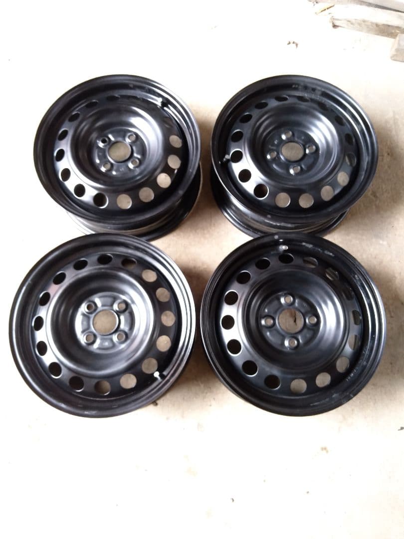 アクアAQUA純正15インチ ホイールとホイールキャップ4本セット