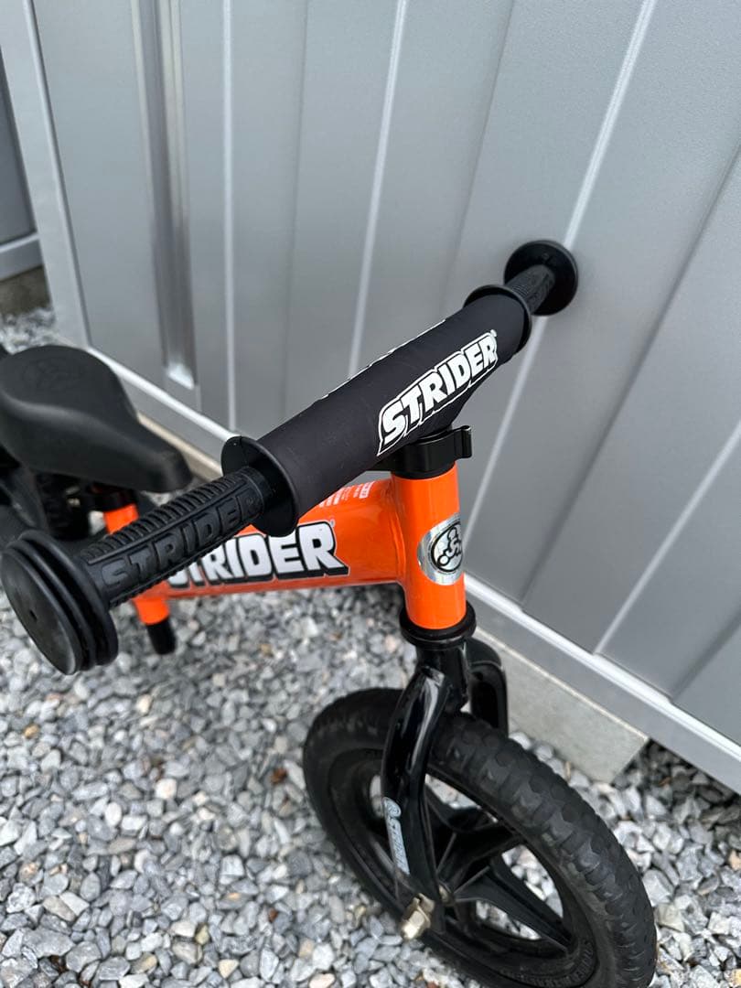 ストライダー　オレンジ　スポーツ　12インチ　スタンド付き