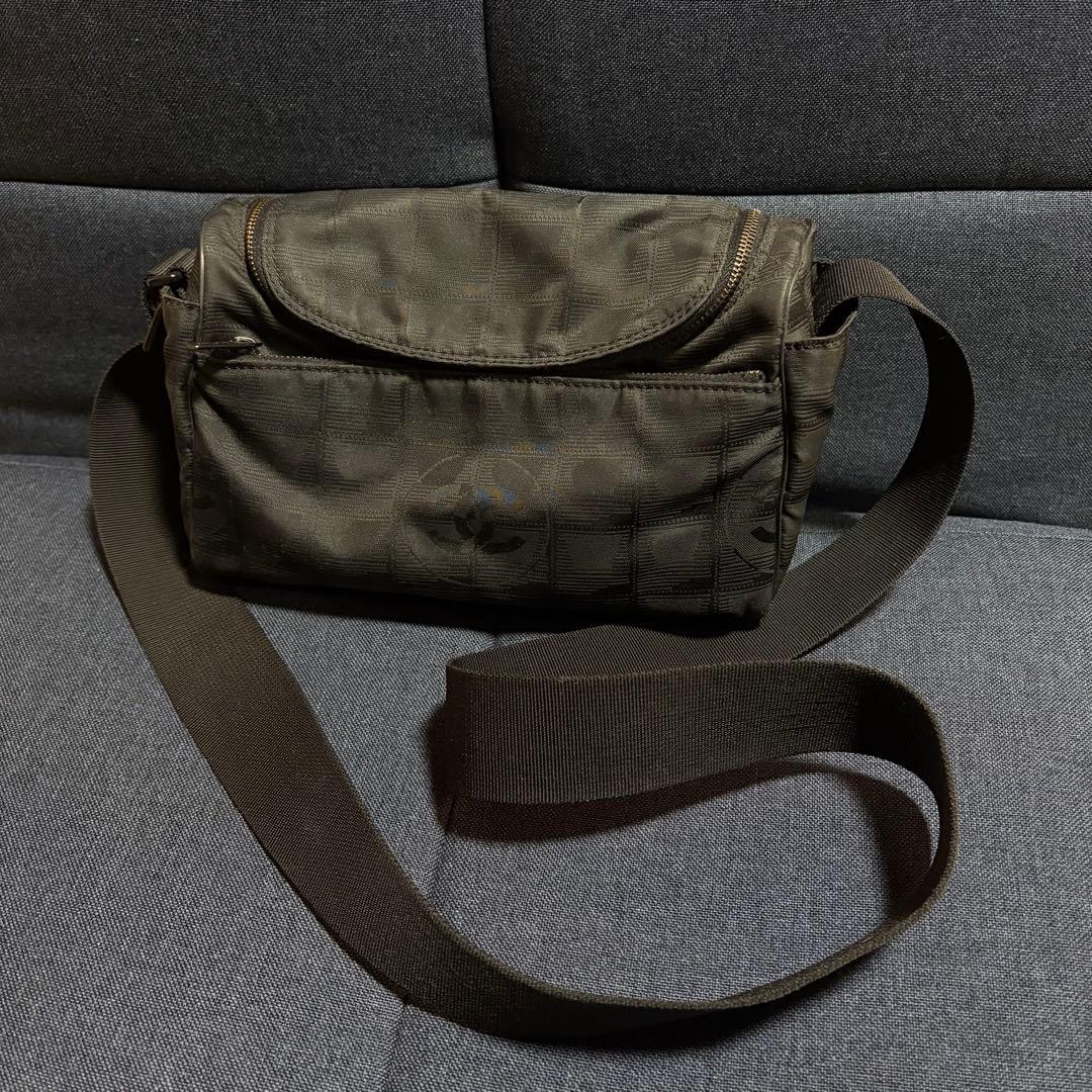 シャネル　ナイロン ブラック ショルダーバッグ