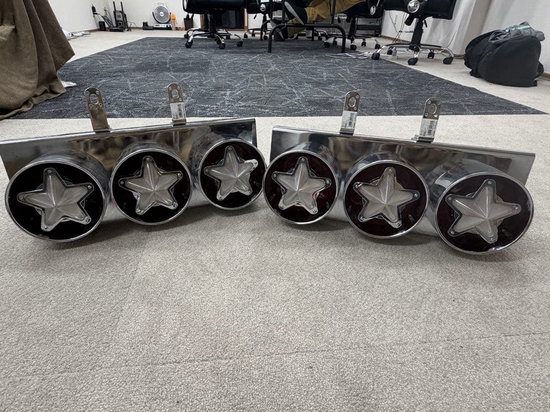 星型紅白3連トラックテールランプ 左右セット 小/中型車 24V レトロ 紅白