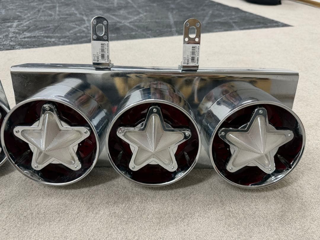 星型紅白3連トラックテールランプ 左右セット 小/中型車 24V レトロ 紅白